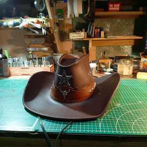 Шляпа ковбойская кожаная с гравировкой SHERIFF